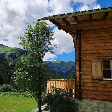 Alpenlodge Madau Ferienhaus